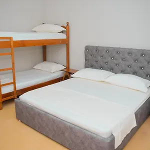 Central Hostel Szkodra